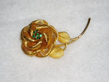 Vintage Brooch Pin, Gold Wire Rose,Green Rhinestones