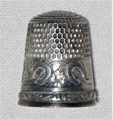 Stern Bros Thimble, Sterling Silver, Horseshoes and 4-Leaf Clovers, Free USA Shipping