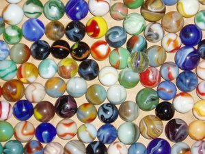 100 Antique Marbles, 1920's-1950's,  Peltier, Akro, Vitro, Master, Marble King, Etc.  Worth Up To Hundreds of Dollars