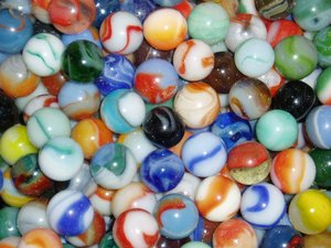 100 Antique Marbles, 1920's-1950's,  Peltier, Akro, Vitro, Master, Marble King, Etc.  Worth Up To Hundreds of Dollars