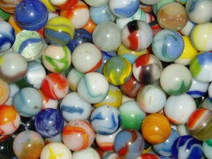 100 Antique Marbles, 1920's-1950's,  Peltier, Akro, Vitro, Master, Marble King, Etc.  Worth Up To Hundreds of Dollars