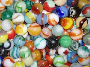 100 Antique Marbles, 1920's-1950's,  Peltier, Akro, Vitro, Master, Marble King, Etc.  Worth Up To Hundreds of Dollars