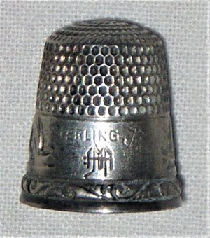 Stern Bros Thimble, Sterling Silver, Horseshoes and 4-Leaf Clovers, Free USA Shipping