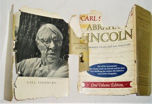 Book, Abraham Lincoln-The Prairie Years and The War Year, Carl Sandburgs