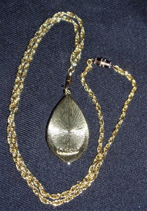 Sarah Coventry Green Lucite Necklace