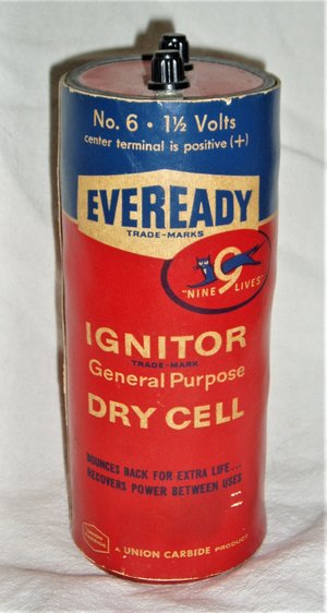 Vintage Eveready Ignitor Dry Cell, No. 6, 1 1/2 Volts