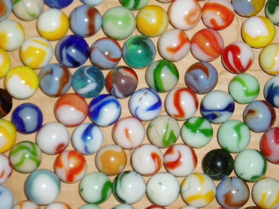 100 Antique Marbles, 1920's-1950's,  Peltier, Akro, Vitro, Master, Marble King, Etc.  Worth Up To Hundreds of Dollars