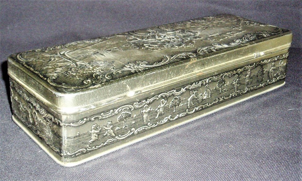 Vintage Tin, Romantic Couple and Cherubs, West Germany