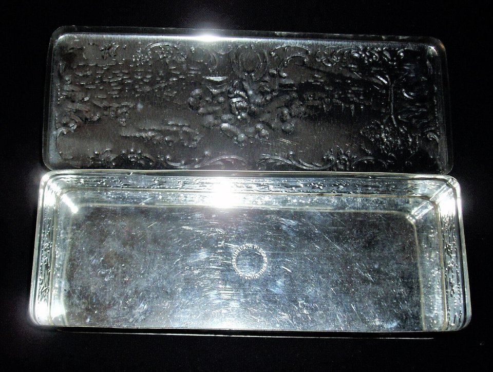 Vintage Tin, Romantic Couple and Cherubs, West Germany