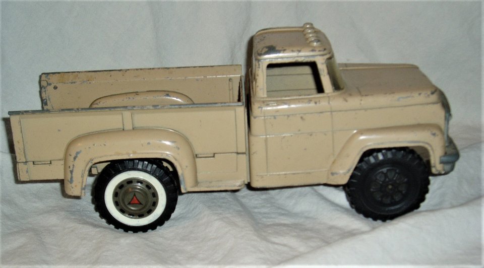 Hubley 800 Pickup Truck