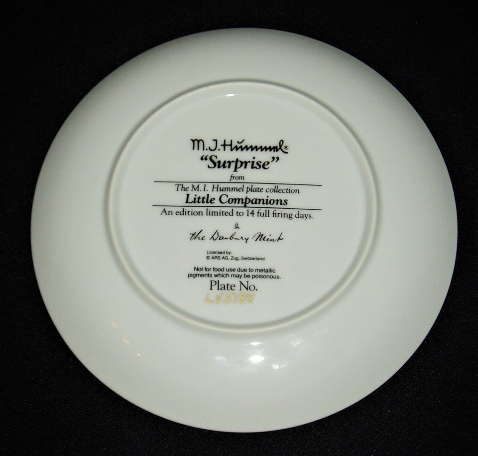 M. I. Hummel Plate, Little Companions, Surprise