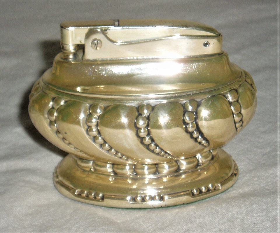 Vintage Ronson Table Top Cigarette Lighter, "Crown" NOS Never Lit!