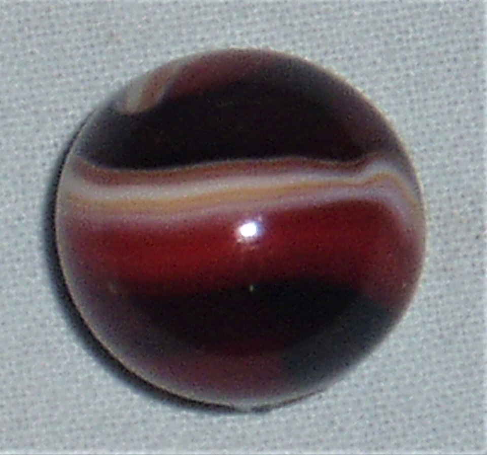 Akro Agate Marble, Corkscrew Red Base Onyx, .756" Mint