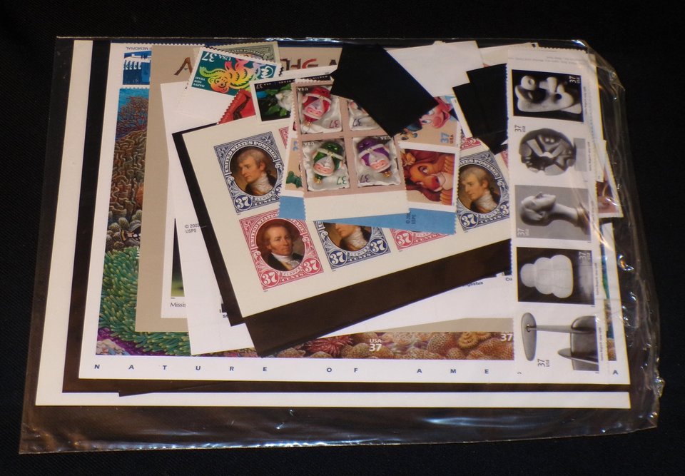 USPS Commemorative Stamp Yearbook 2004, Mint Unused with All Stamps