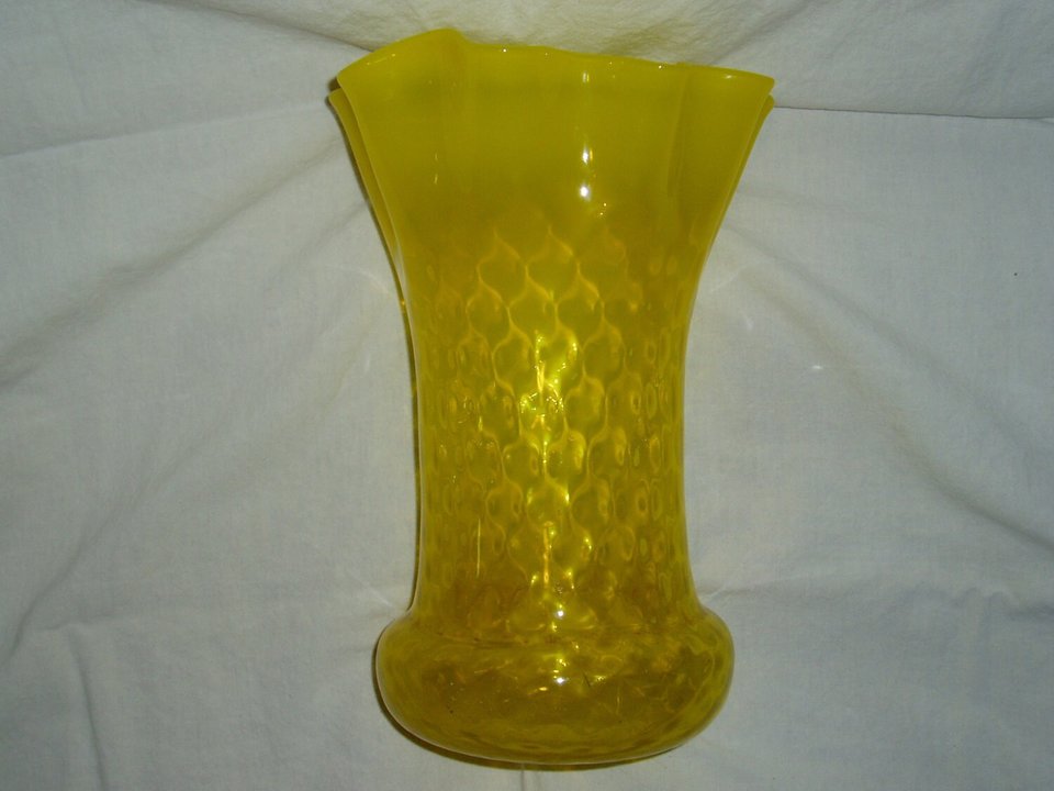 Large High End Italian Glass Vase, 1950s, Yellow Honeycomb