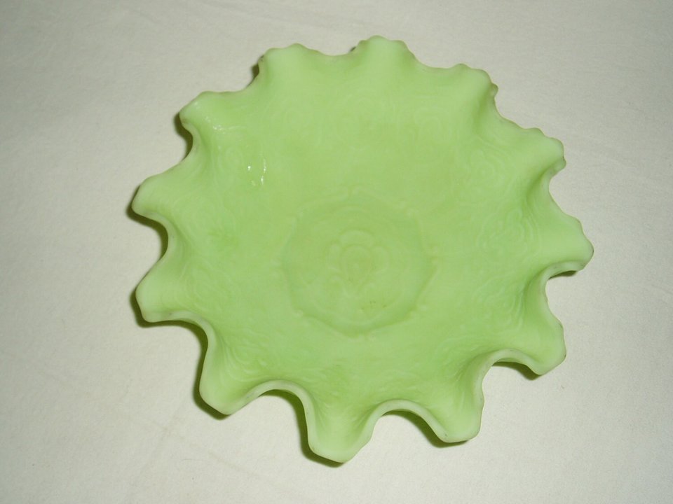 Fenton Ruffled Bowl,Persian Medallion, Satin Green
