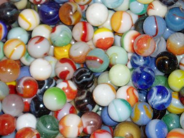 100 Antique Marbles, 1920's-1950's,  Peltier, Akro, Vitro, Master, Marble King, Etc.  Worth Up To Hundreds of Dollars